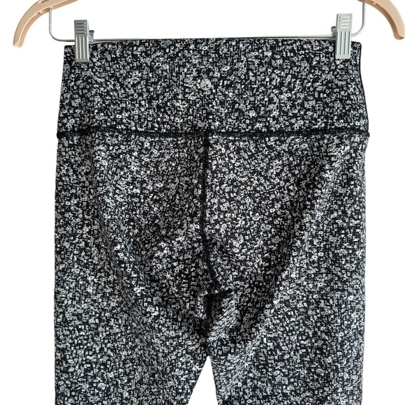 Lululemon Wunder Under Hi-Rise 7/8 Tight, Daisy Dust Alpine White Black, Size 10 - Picture 9 of 11